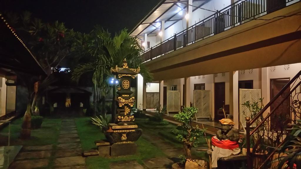 מטאראם Puji Homestay מראה חיצוני תמונה