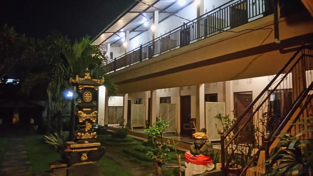 מטאראם Puji Homestay מראה חיצוני תמונה