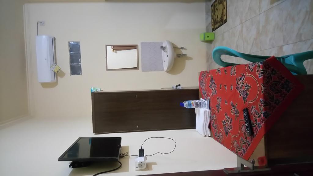 מטאראם Puji Homestay מראה חיצוני תמונה