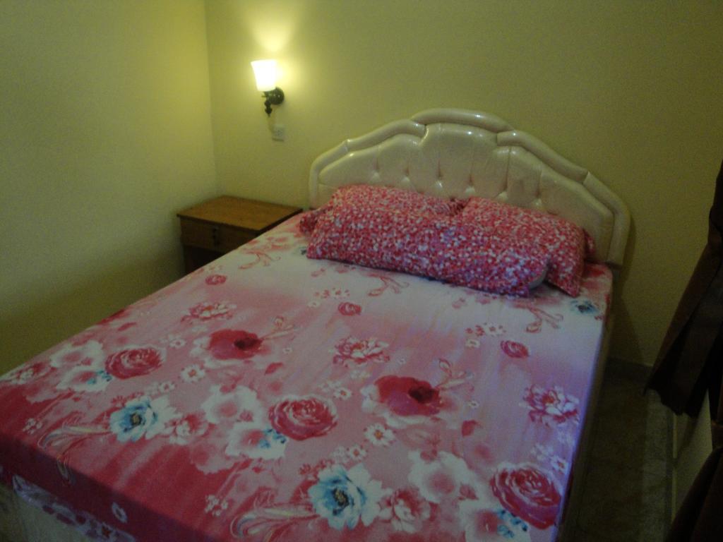 מטאראם Puji Homestay מראה חיצוני תמונה
