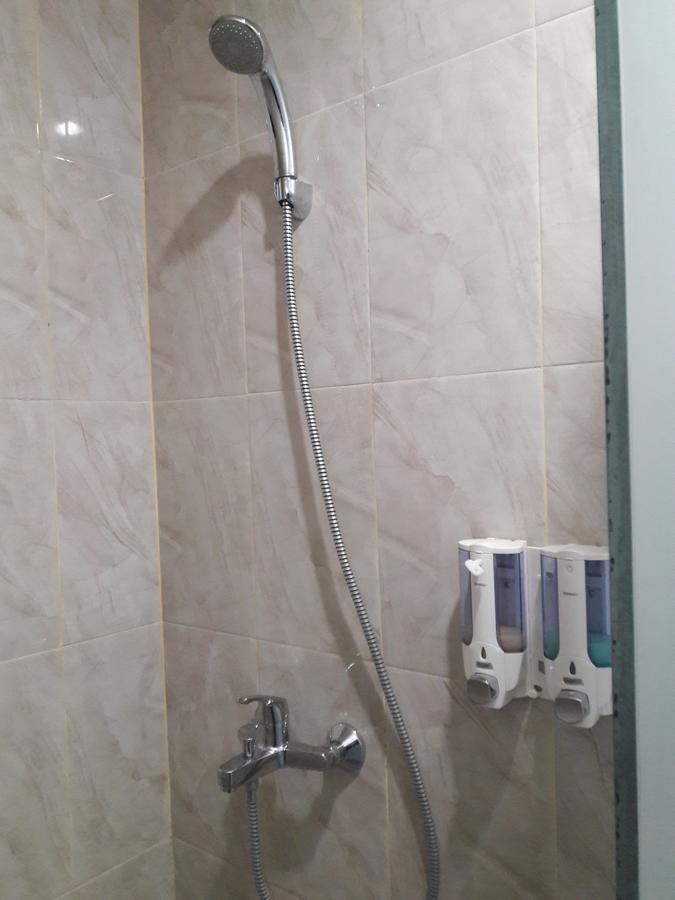 מטאראם Puji Homestay מראה חיצוני תמונה